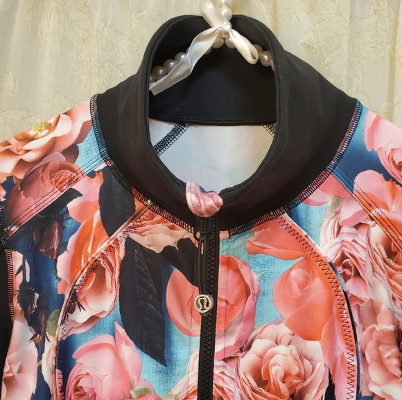 Lululemon Nice Asana Secret Garden Jacket - Picture 4 of 7